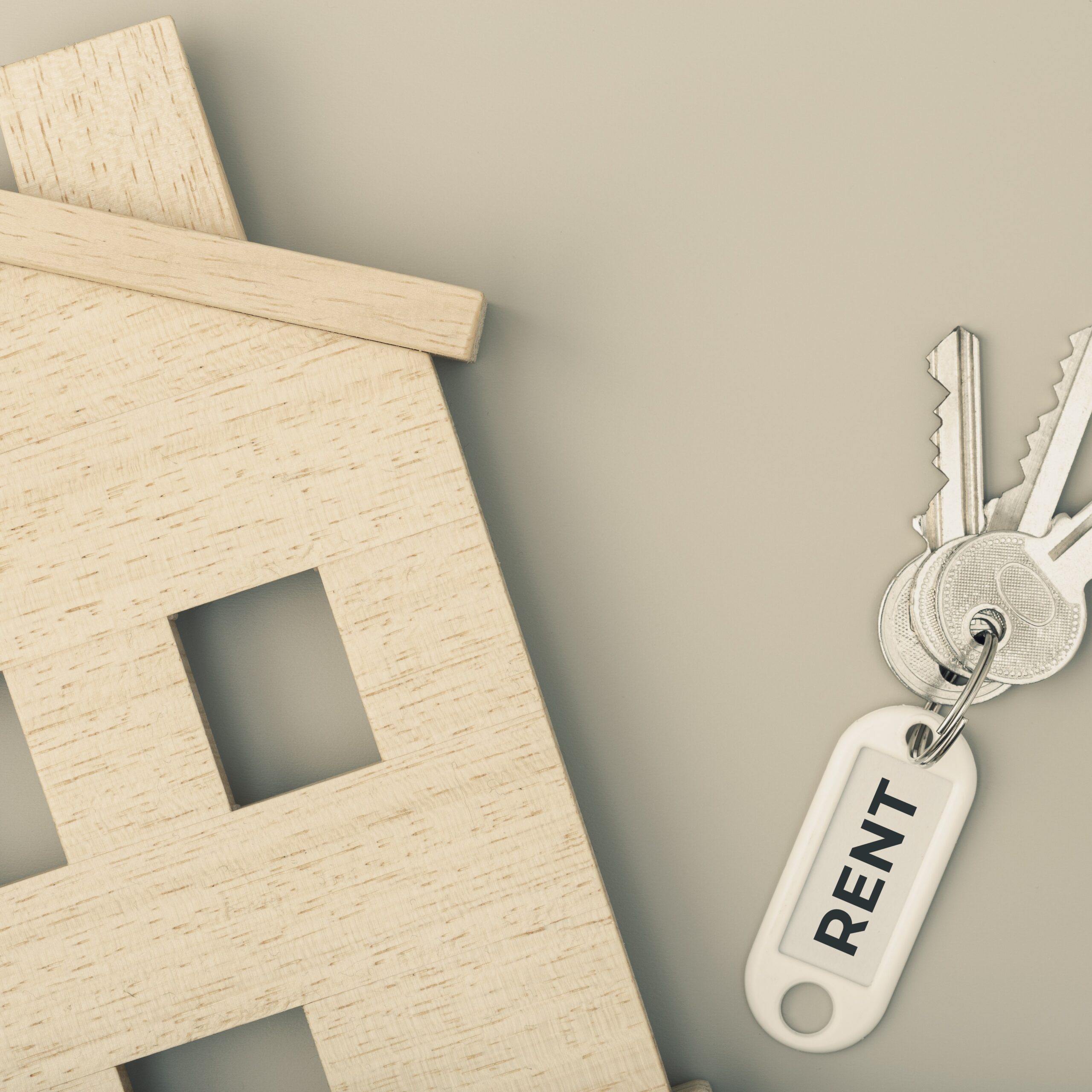 Affittare casa con residenza del proprietario: cosa dice la legge